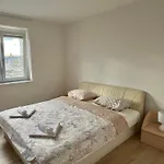 Emona Apartment *