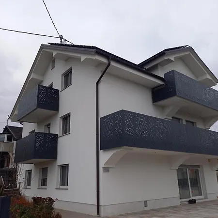 Emona Apartment